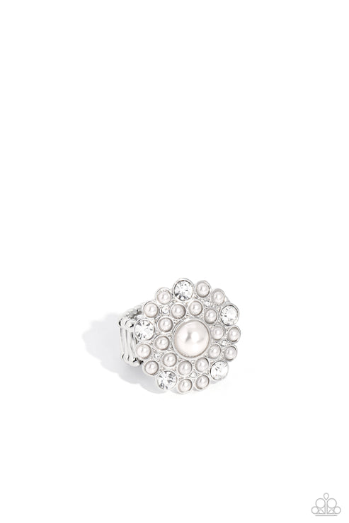 Gatsby Gait White Ring Paparazzi