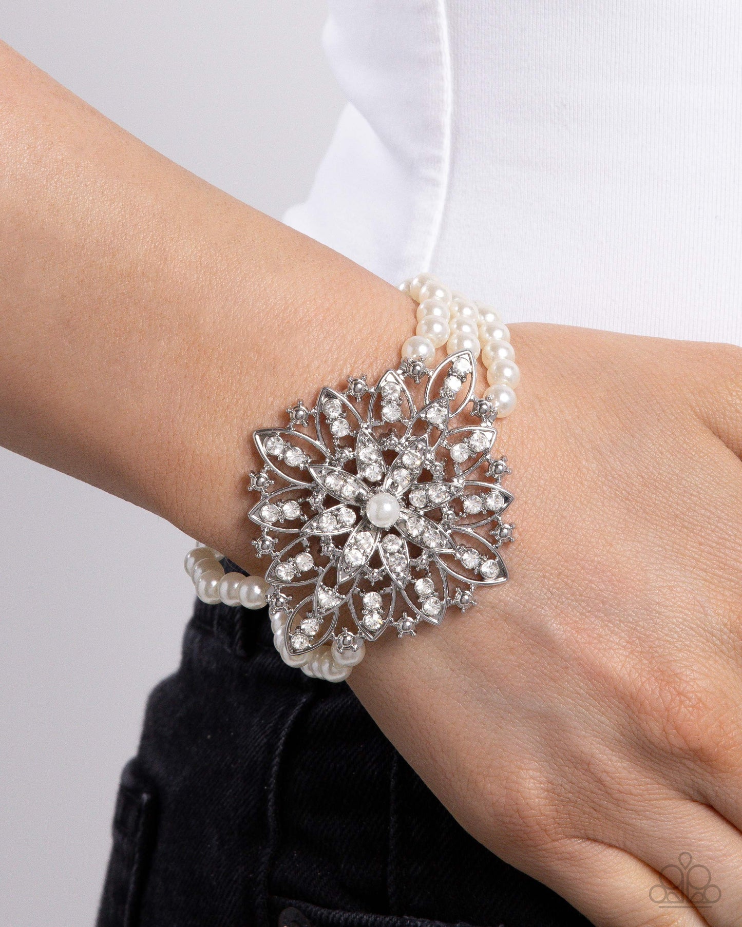 Flattering Florals White Bracelet Paparazzi