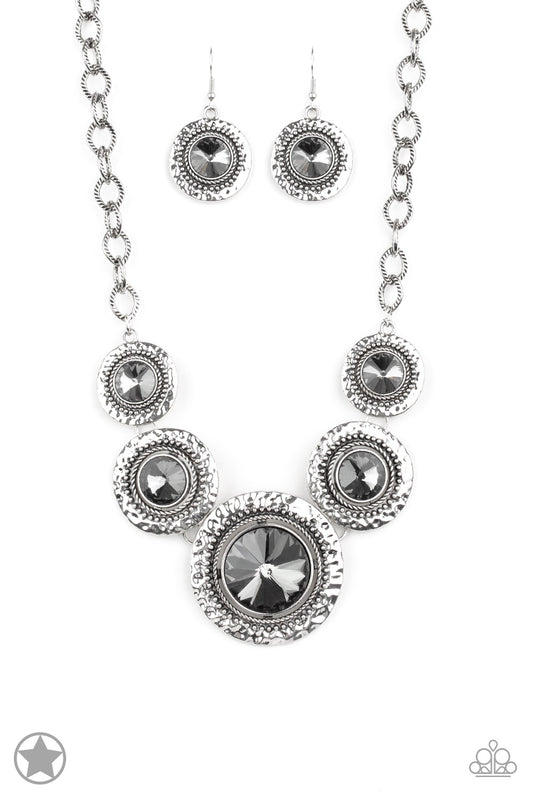 Global Glamour
Silver Necklace - Daria's Blings N Things